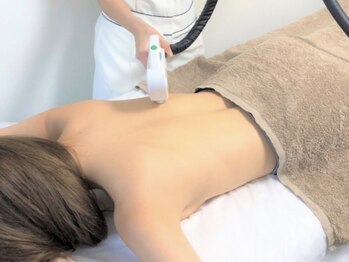 ネオン 天神(NEON)の写真/【全身美肌脱毛★1回ご新規様¥4200】顔VIOは気にならないけど、体のムダ毛はケアしたいという方はこちら♪