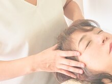 微細な骨の歪みを優しく調整。頭痛やめまい、眼精疲労にも◎