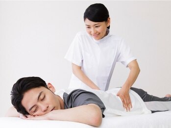 プレミアムサロン ユルリの写真/程よい力強さの施術で男性にも大人気◎お仕事帰りや隙間時間に通いやすいリーズナブルな価格設定も魅力的♪