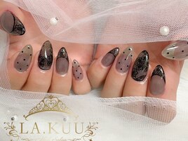 レース×ドットネイル