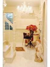 シェービングエステサロン アンジュクレール(Ange Clair)/白い階段のあるお城をイメージ♪