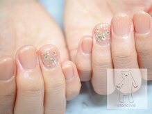 オトナネイル(otona nail)/シアーベージュの押し花ネイル