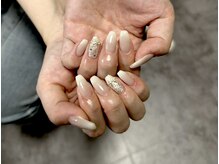 オパール(O'pearl)の雰囲気(ベイビーブーマーとラメネイル♪)