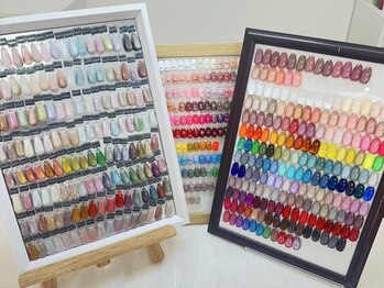 プリムナカノブ(Prim Nakanobu)の写真/マグネット80色、通常カラー370色以上！シンプルなオフィスネイルからトレンドの華やかネイルまで◎