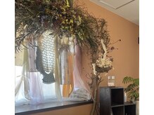 ノエ(Noe’)の雰囲気（ドライフラワーで飾られた落ち着くプライベートサロン）