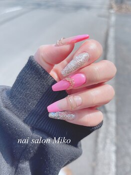 ミコ(Miko)/ネオンカラーフレンチ