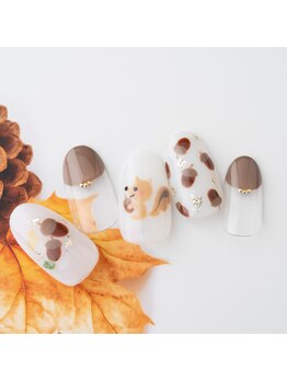 ラ カゼッタ(La casetta)/大人可愛いリスどんぐりネイル