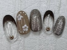 ハニービービー(Honey Bee Bee)/秋フラワーネイル