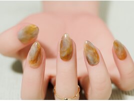 個性派ニュアンスネイル