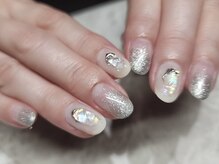 ネイルプラスユウ(NAIL+U)/シェル&ラメグラネイル