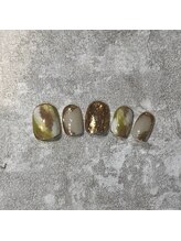 クワイ(Qui)/ピーコックネイル