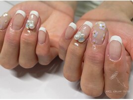 フレンチフラワーネイル