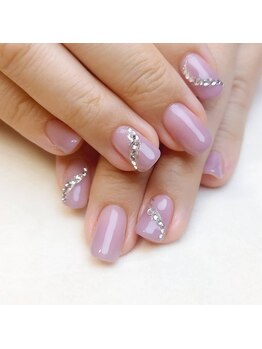 ピオニーネイル(peony nail)/流れるスワロフスキー