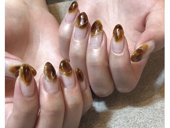 アプサラス プティ(Apsaras putih)/