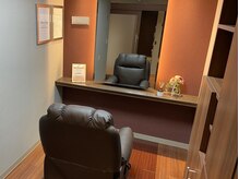 ビューステージ アイブロウサロン 博多の雰囲気（【完全個室】ご褒美タイムはゆったり落ち着いた空間で♪）