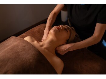 アンフィニ 麻布十番(Infini)/首からの癒しアプローチ