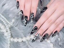 黒系　ゴテゴテネイル
