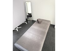 アライメントトウキョウ 恵比寿(Alignment TOKYO)/白とグレーを基調とした店内♪