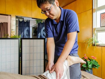 ほぐし処 はなもも/【施術風景】手もみ