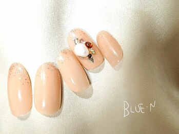 ブルーエヌ(BLUE N)/大人上品＊パールビジューネイル