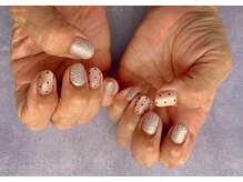 シーネイルズ(Shee nails)の雰囲気（夏と秋の境目にきれいなカラー）