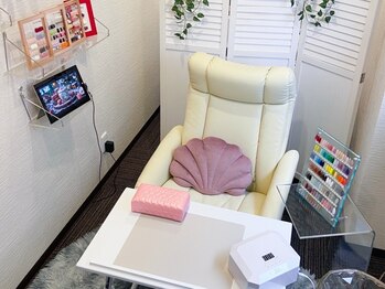 ココキュート(Coco-Cute)の写真/リラックスできる空間でネイルをお楽しみください♪２席のみのプライベート空間でお友達とのご予約も可◎