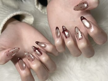 レビア(REVIA)の写真/<自爪が短い方にオススメ◎>ネイリスト検定1級スタッフの高度な技術で、折れにくい理想の指先へ導きます*