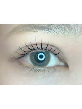 ナチュラル上品な目元にしたい