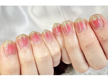 アリイネイルズ(ALII Nails)/オフェロ×ゴールドラメ