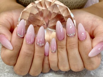 ラッキースター(Lucky Star)/スカルプ+アート自由180分¥14990