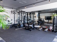 THCの雰囲気（ジム内観☆広々としたスペースでトレーニングできます♪）