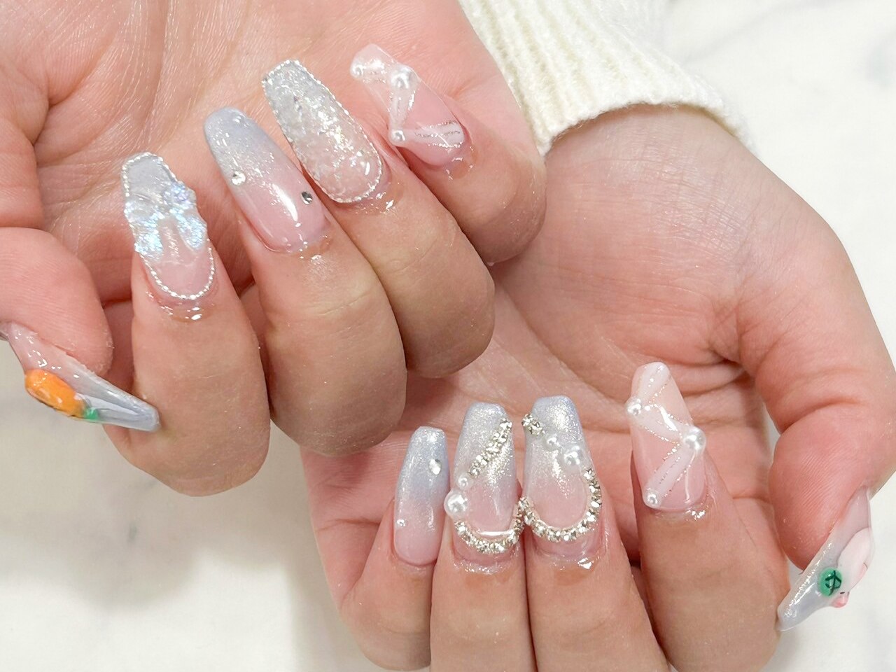 2025年-2026年冬トレンド】ストーンのネイルデザイン集｜人気順｜309