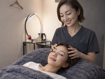 ロッタ エクリュ(Lotta ecru+)の写真/【日本小顔美顔矯正認定協会】当店人気No.1★講師による直接施術◇頭蓋骨を動かすゴッドハンドで美小顔へ♪