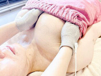 ロココ 岐阜店(Rococo)の写真/一人一人に合わせたオーダーメイドの劇的バストアップ◇どんなお胸もお任せあれ!!ふっくらマシュマロ胸に♪