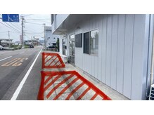 エラン(ELAN)の雰囲気(店前に2台まで駐車可能♪赤枠のようにお停めください。)