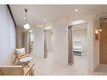 アンドモア ラッシュアンドブロウ ラウンジ(and MORE Lash&Brow lounge)