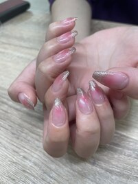 キラキラ×チークネイル