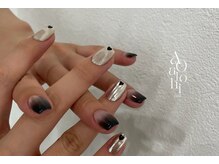アオアロヒネイル(ao alohi nail)/モードガーリーなネイル