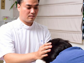 トミー健康院の写真/【極上ヘッドスパ】眼精疲労や頭痛を頭蓋骨から癒す圧倒的爽快感★プロの本格手技を学べるメニューも◎