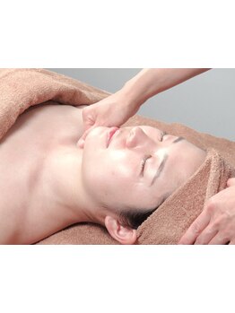 ホウレイ線・たるみ改善！予防ケア