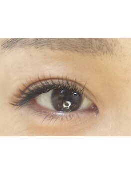 ナチュラル上品な目元にしたい