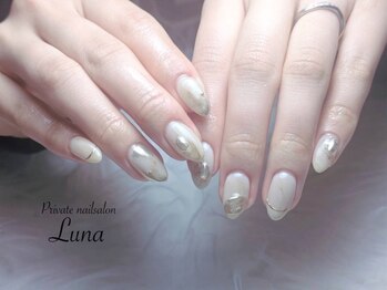 ルナ(Luna)の写真/ただのワンカラーでは物足りない人におすすめ！OL・主婦・ネイルサロンデビューの方にも大人気★