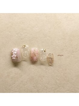 シルニー リム(Silny rim)/アシンメトリーニュアンスネイル