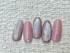 お上品ネイル　￥8250