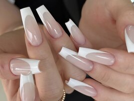 トレンドフレンチネイル