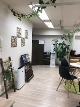 オズ六本木/萩原式小顔矯正オズ六本木の店内