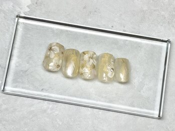 ローズデール アベイユ(ROSEDALE Abeille)/イエローニュアンスフラワー