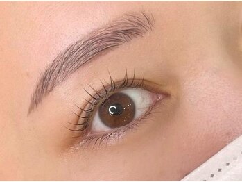 エストアール 筑紫口本店(est-r.)の写真/トリートメント付で、モチの良さが人気の秘密◎自然な仕上がりで、上品な目元に♪高技術で理想の目元へ☆