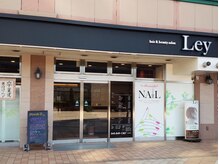 レイ 上永谷店(Ley)の雰囲気（サロンの外観です。ブルーライン上りホームからも見えます！）