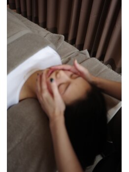 こころととのう/頭だけでなく顔のコリもケア